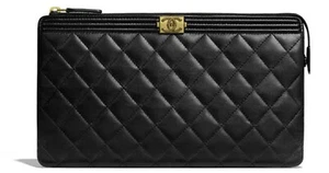 CHANEL Boy O Leder Clutch Etui Tasche Medium Schwarz Gesteppt CC Alter Gold Hardware - Bild 1 von 13