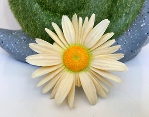 Vintage Brooch Flower Chamomile, Natural material Carved Chrysanthemum - Picture 1 of 24