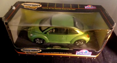 c. 2001 MATCHBOX TOYS R US EXCLUSIVE LARGE SCALE 1999 VOLKSWAGEN BEETLE Model - Image 1 of 4