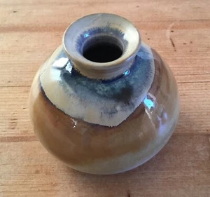Curt Stevens Porzellan Steinzeug Art Studio kleine runde Knospe Vase - braun - Bild 1 von 4