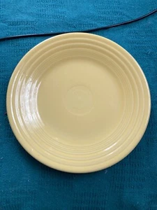 Plato de almuerzo Fiesta amarillo girasol AMARILLO Fiestaware 9,5" poste 86 - Imagen 1 de 3