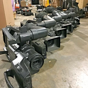 (LOT OF 7)Panasonic AG-DVC20P Camcorder 3CCD Mini DV UNTESTED - Picture 1 of 6