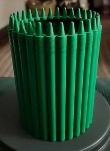 Crayola Crayon Pencil Cup / Desk Organizer In the Color Green - Picture 1 of 3