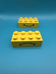 Lego Stein Ladrillo 2x4 Amarillo Sonrisa y Fruncido - Imagen 1 de 3