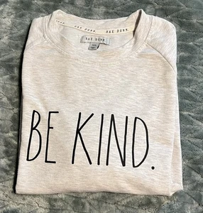 Rae Dunn Women’s Sz Medium BE KIND Crew Neck Sweatshirt Pullover - Picture 1 of 12