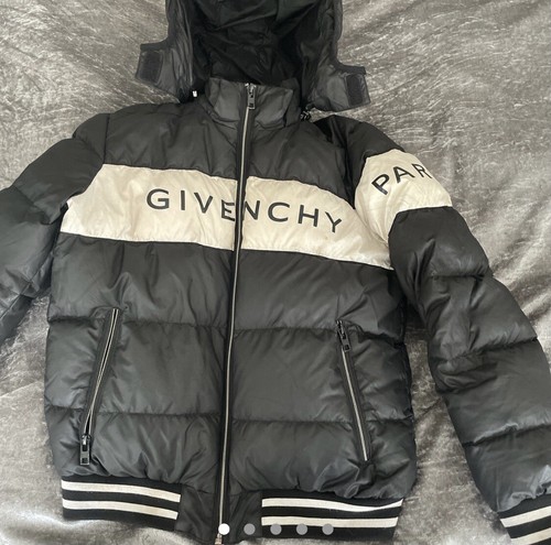cappotto givenchy ACQUISTA ORA MENTRE IN OFFERTA PER TEMPO LIMITATO