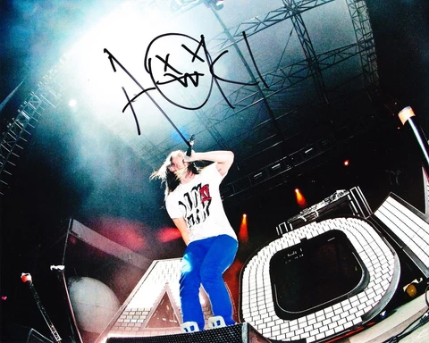 STEVE AOKI SIGNED 8X10 PHOTO 4 Cover