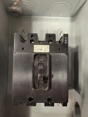1 ITE I-T-E EE3 EE3-B070 ET-1577 CIRCUIT BREAKER 70A 70 AMP 3P 3 POLE 240VAC - Image 1 of 2