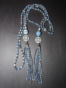 36" BLUE WHITE SILVER BEADED TASSEL NECKLACE VINTAGE PLASTIC - Picture 1 of 2