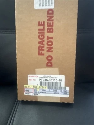 Genuine OEM 4Runner Door Edge Guards White 2010-2024 Foto 1 de 2