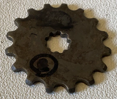 Puch Maxi / Grand Prix Mk 3 / MS50 D Mk 2 Front Sprocket - New O S - Genuine - Image 1 of 3
