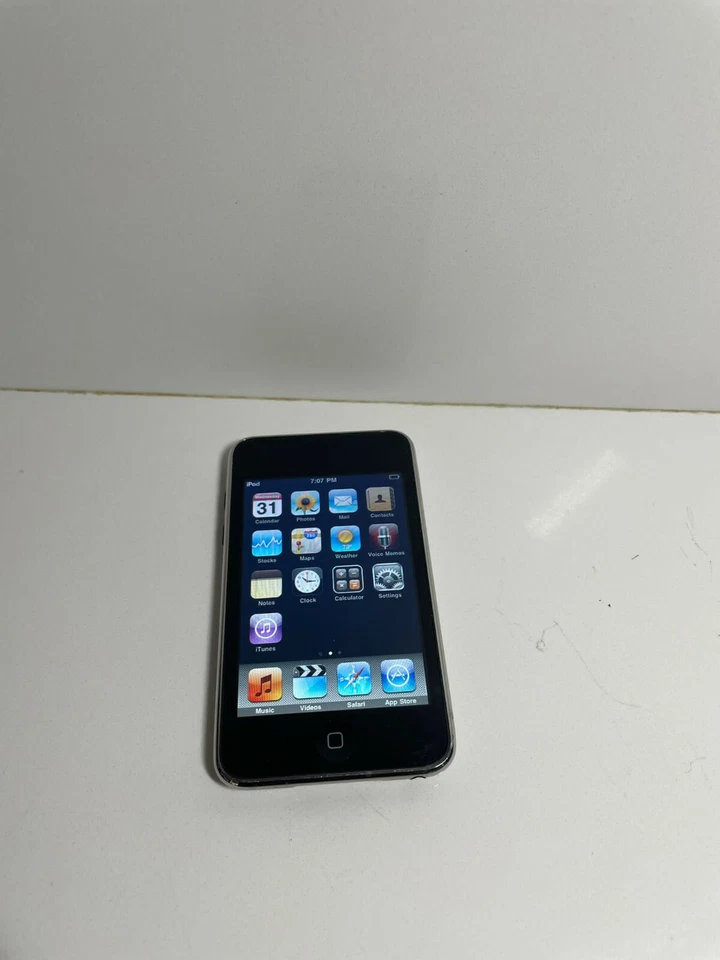 Apple iPod touch 2nd Gen - A1288 8Gb - Image 1 of 4