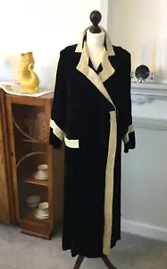 TOLLES 1930er Art Deco schwarz Samt und creme Soutache Kleid Morgenmantel Gr. S-M - Bild 1 von 17