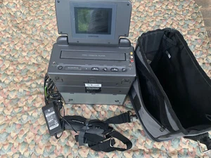 AudioVox VBP1000 Portable VHS Player 4" Screen for Car w/ Bag & Cord For Parts - Picture 1 of 12