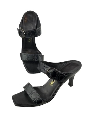 Sandalias Ferragamo Negras Omega Logo Mujer Cuero Stiletto Punta Abierta Zapatos 8 2A Foto 1 de 4