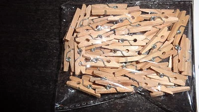 50 Mini Holzklammern Deko Wäscheklammern Klammern 2,5cm Holzklammern Klammern K - Bild 1 von 2