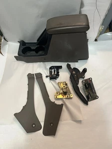 1999-2002 Toyota 4Runner Center Console Armrest Cup Holder OEM oak 4x4 bezel - Bild 1 von 11