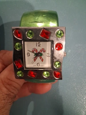 RELOJ BRAZALETE NAVIDAD VINTAGE BASTONES DE CARAMELO CRUZADOS + GEMAS DE IMITACIÓN ROJAS Y VERDES GRUESAS! Foto 1 de 4