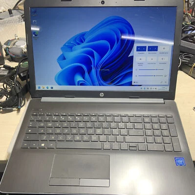 HP 15 CELERON N4000 8GB 240GB SSD 15,6” - Immagine 1 di 3