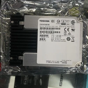 Toshiba Enterprise 960 Go MLC SAS SSD 12G/s 2,5" PX04SVB096 PLP REV.NO.A3 - Photo 1/4