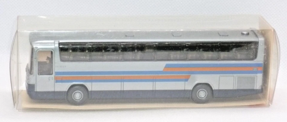 WIKING 24 712  autocar de tourisme MERCEDES BENZ en HO 1:87eme - Photo 1/3