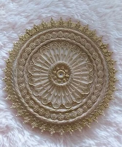 Miniature Dollshouse Carved Ceiling Rose Stunning Gold Detailing 1/12th Scale - Picture 1 of 4