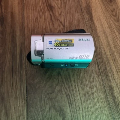 Retro Sony Handycam Handheld High Definition Camcorder Silver Tested DCR-SR35E - Image 1 of 4