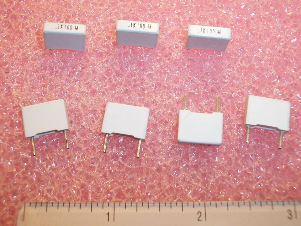 QTY (100) .1uf 100V 10% MINI BOX METALLIZED POLYESTER FILM 160-104K100C MALLORY - Image 1 of 1