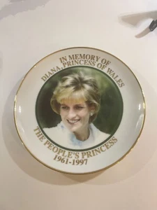 Vintage PRINCESS DIANA MEMORIAL PLATE 1961-1997 Made In England - Picture 1 of 3
