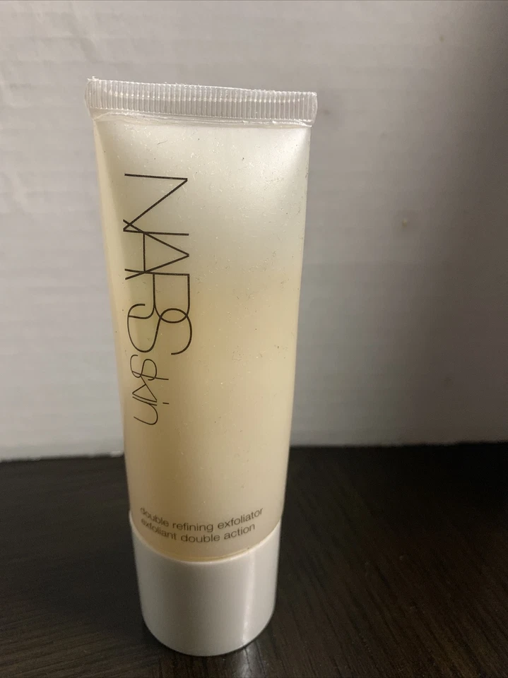 EXFOLIANTE DOBLE REFINADOR NARS SKIN 2,4 OZ Foto 1 de 2
