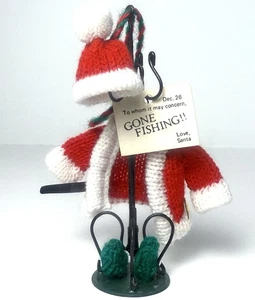 Puppenhaus Miniatur Kunsthandwerk Weihnachtsmann Anzug Garderobe Gone Fishing Weihnachten Vintage - Bild 1 von 12