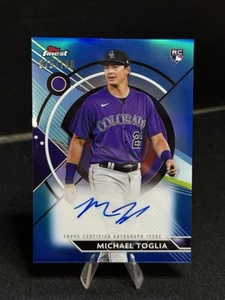 Topps Finest Michael Toglia 2023 refractor azul radiocontrol automático/150 #FA-MT Rockies - Imagen 1 de 2