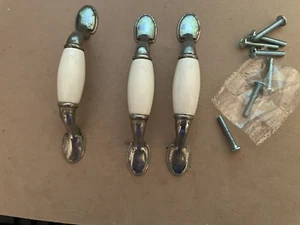 Liberty Hardwarep33772C-SN-C Pulls White Insert Spoon Foot Satin Nickel 3" - Picture 1 of 1