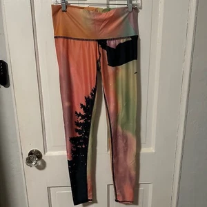 Teeki Boutique Yoga Pants Leggings Capris - Size M - Picture 1 of 17