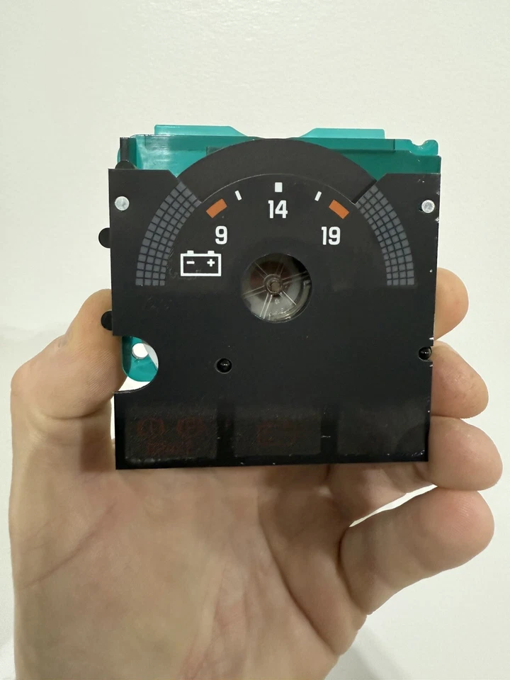1988 - 1991 Chevy Gmc C/K1500 2500 Silverado GMC Voltage Gauge - Image 1 of 4