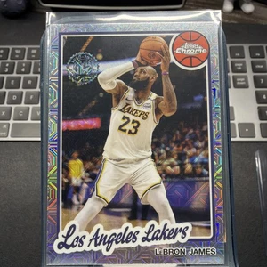 2025-26 Topps Chrome Lebron James 45th Silver Pack Mojo Lakers - Bild 1 von 6