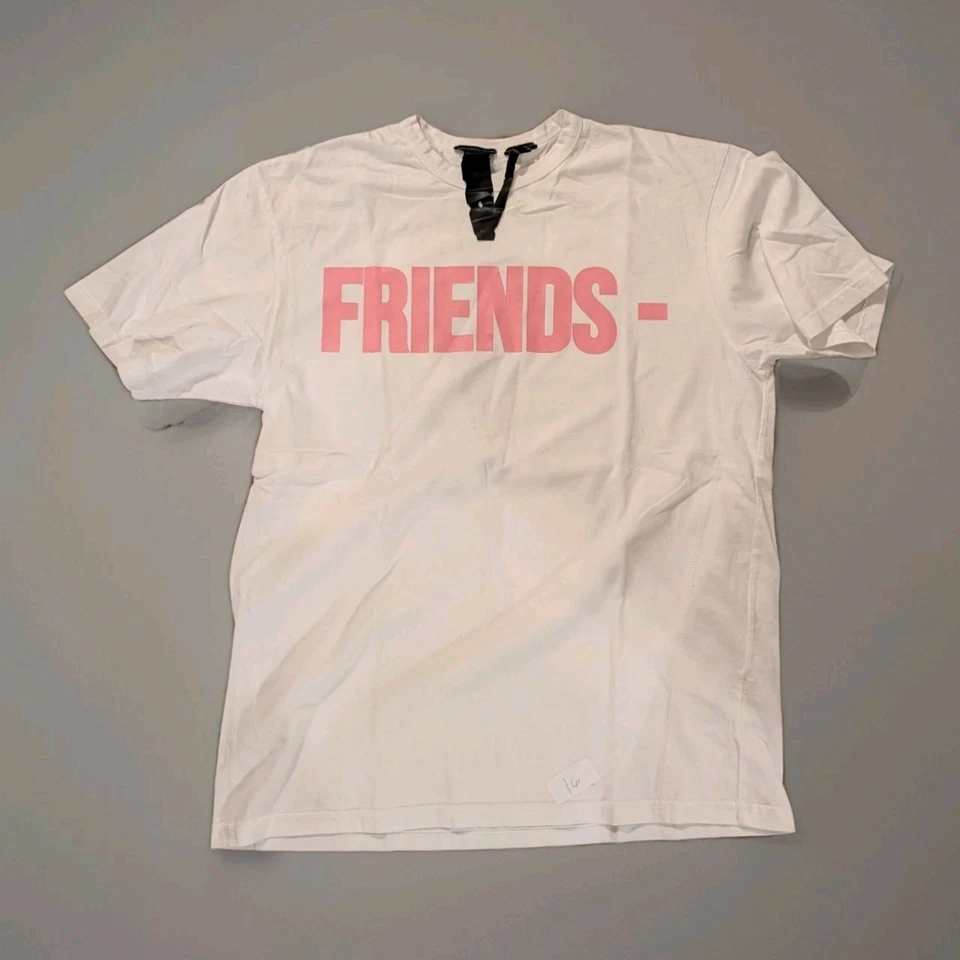 Camiseta VLONE Pink Friends - Blanca Talla Grande 🩷 Foto 1 de 3