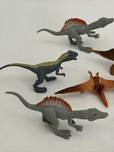 dinosauro Jurassic world lotto di 15 figurine jurassic park - Foto 1 di 14