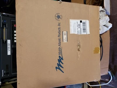 Middle Atlantic RM-KB 1RU Space Sliding Shelf Computer Keyboard - Image 1 of 3