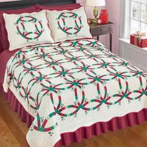 Festive Christmas Ring Patchwork Scalloped Edge Twin Size Bedroom Quilt - Picture 1 of 1
