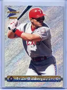 IVAN RODRIGUEZ 2000 Pacific Prism RAPTURE SILVER - 1 DI 916 MADE -- RANGERS - Foto 1 di 1