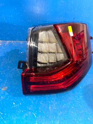 Genuine Lexus 16-19 RX350 RX450H tail light LED OEM Right New 81550-0E140 N121 - Image 1 of 4