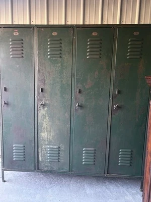 Vintage Industrial Metal Lockers – 4-Door Unit – Original Green Patina – Factory - Image 1 of 2