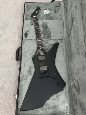 ESP LTD James Hetfield Signature Snakebyte - черный атлас и аксессуары - Изображение 1 из 4