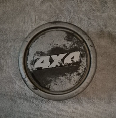 Центральный колпак 89-98 Geo Tracker Suzuki Sidekick 4x4 - Изображение 1 из 4