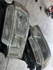 19-24 Ram 1500 headlights assembly pair oem - Picture 1 of 7