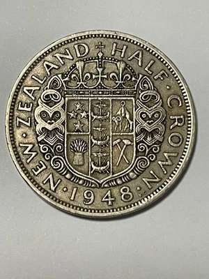 👀NEW ZEALAND 1948 HALF CROWN COIN SCARCE KGVI ANTIQUE👀 - Image 1 of 2
