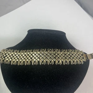 VINTAGE SIGNED CORO PEGASUS WIDE CHUNKY GOLD TONE W/ SAFETY CHAIN BRACELET - Picture 1 of 5