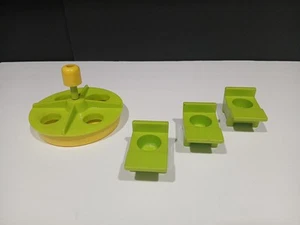 3 ESCRITORIOS ESCOLARES VERDES de colección Fisher Price 923 Play Family repuesto de carrusel - Imagen 1 de 3