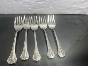 Set of 5 Reed & Barton REGINE 6 1/2”Salad Forks Stainless Flatware 18/8 - Picture 1 of 6